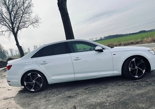 Audi A4 cena 92000 przebieg: 201000, rok produkcji 2016 z Wolsztyn małe 137